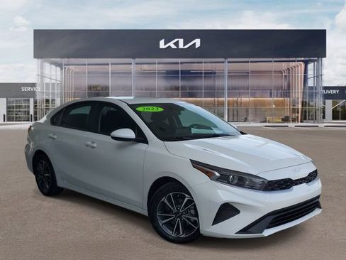 Certified 2023 Kia Forte LXS FWD image 1