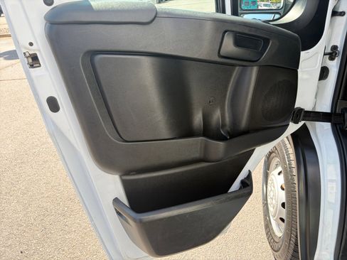 Used 2023 RAM ProMaster 2500 FWD image 13