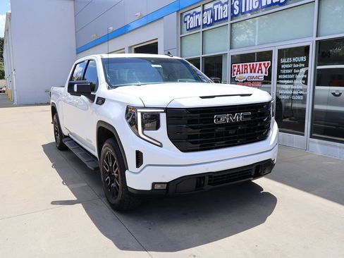 Certified 2025 GMC Sierra 1500 Elevation w/ Elevation Premium Package AWD/4WD image 2