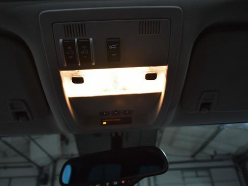 Used 2010 Cadillac Escalade ESV Premium AWD/4WD image 39