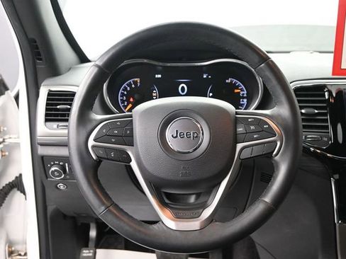 Used 2019 Jeep Grand Cherokee Altitude image 31