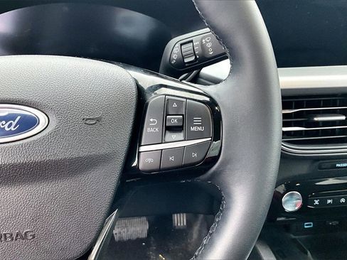 Used 2023 Ford Escape Platinum w/ Premium Technology Package image 18