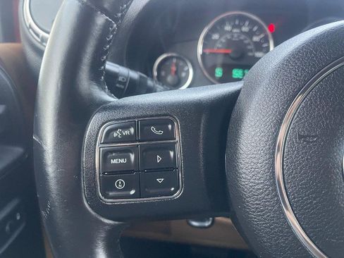 Used 2014 Jeep Wrangler Unlimited Sahara w/ Connectivity Group AWD/4WD image 19