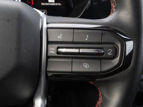 Used 2024 Chevrolet Colorado Z71 w/ Z71 Convenience Package 2 image 15