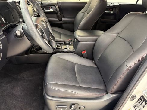 Used 2022 Toyota 4Runner TRD Off-Road Premium AWD/4WD image 5