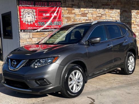 Used 2015 Nissan Rogue SV w/ SV Moonroof Package image 2