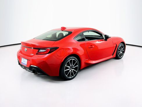Used 2023 Toyota GR86 w/ ALL Weather Mat Package (TMS) RWD image 5