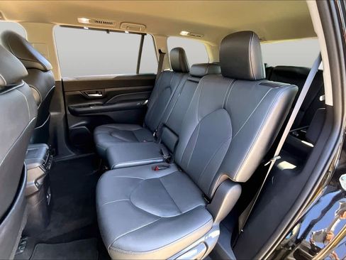 Used 2024 Toyota Grand Highlander AWD image 21