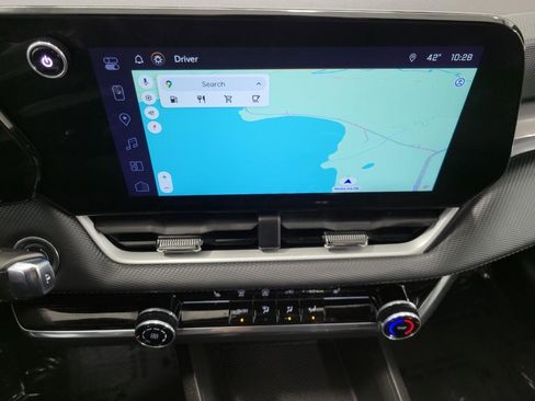 Used 2025 Chevrolet Equinox LT image 8