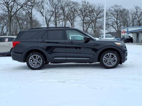 Used 2023 Ford Explorer XLT w/ Equipment Group 202A image 25