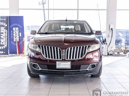 Used 2012 Lincoln MKX FWD image 2