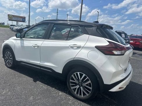 Certified 2023 Nissan Kicks SR FWD image 8