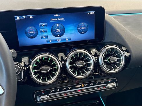 Certified 2025 Mercedes-Benz GLA 250 4MATIC image 15