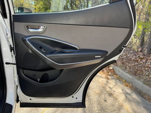 Used 2017 Hyundai Santa Fe Sport image 10