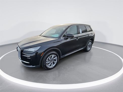 Used 2025 Lincoln Corsair FWD w/ Equipment Group 101A image 4