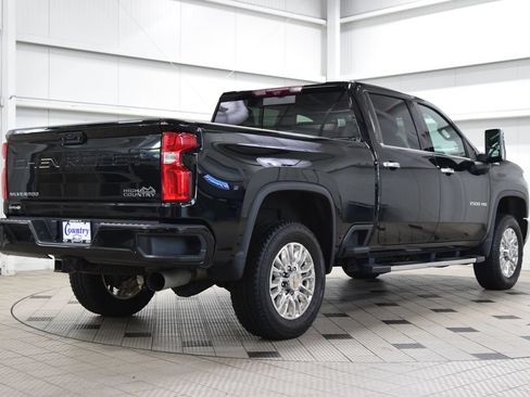 Used 2022 Chevrolet Silverado 2500 High Country w/ Z71 Off-Road Package AWD/4WD image 8
