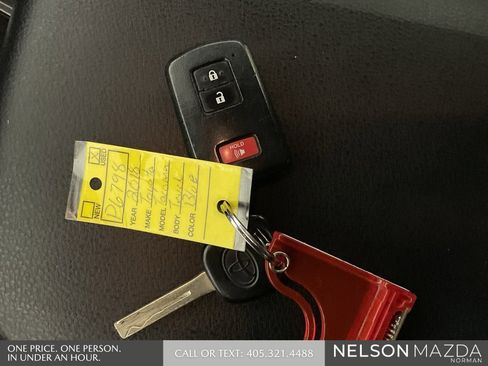 Used 2018 Toyota Tacoma TRD Off-Road image 47