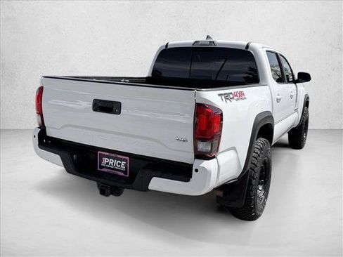 Certified 2019 Toyota Tacoma TRD Off-Road AWD/4WD image 5