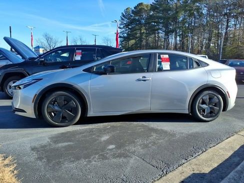 New 2026 Toyota Prius LE image 3