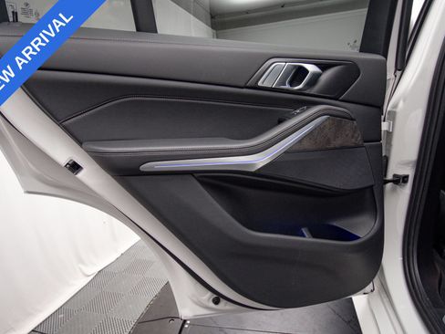 Used 2024 BMW X5 xDrive40i w/ M Sport Package AWD/4WD image 28