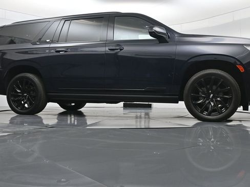 Used 2023 Cadillac Escalade ESV Sport Platinum w/ LPO, ONYX Package image 55