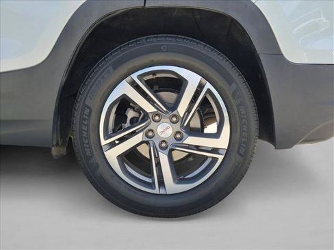 Used 2019 GMC Terrain SLT FWD image 23