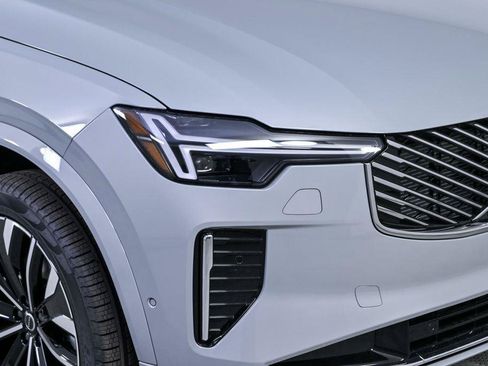 Used 2026 Volvo XC90 B6 Ultra w/ Protection Package AWD/4WD image 38
