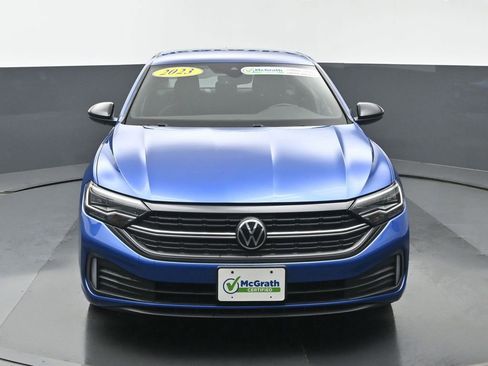 Used 2023 Volkswagen Jetta Sport image 4