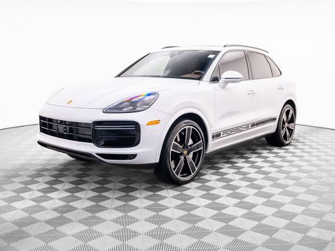 Certified 2023 Porsche Cayenne Turbo AWD/4WD image 1