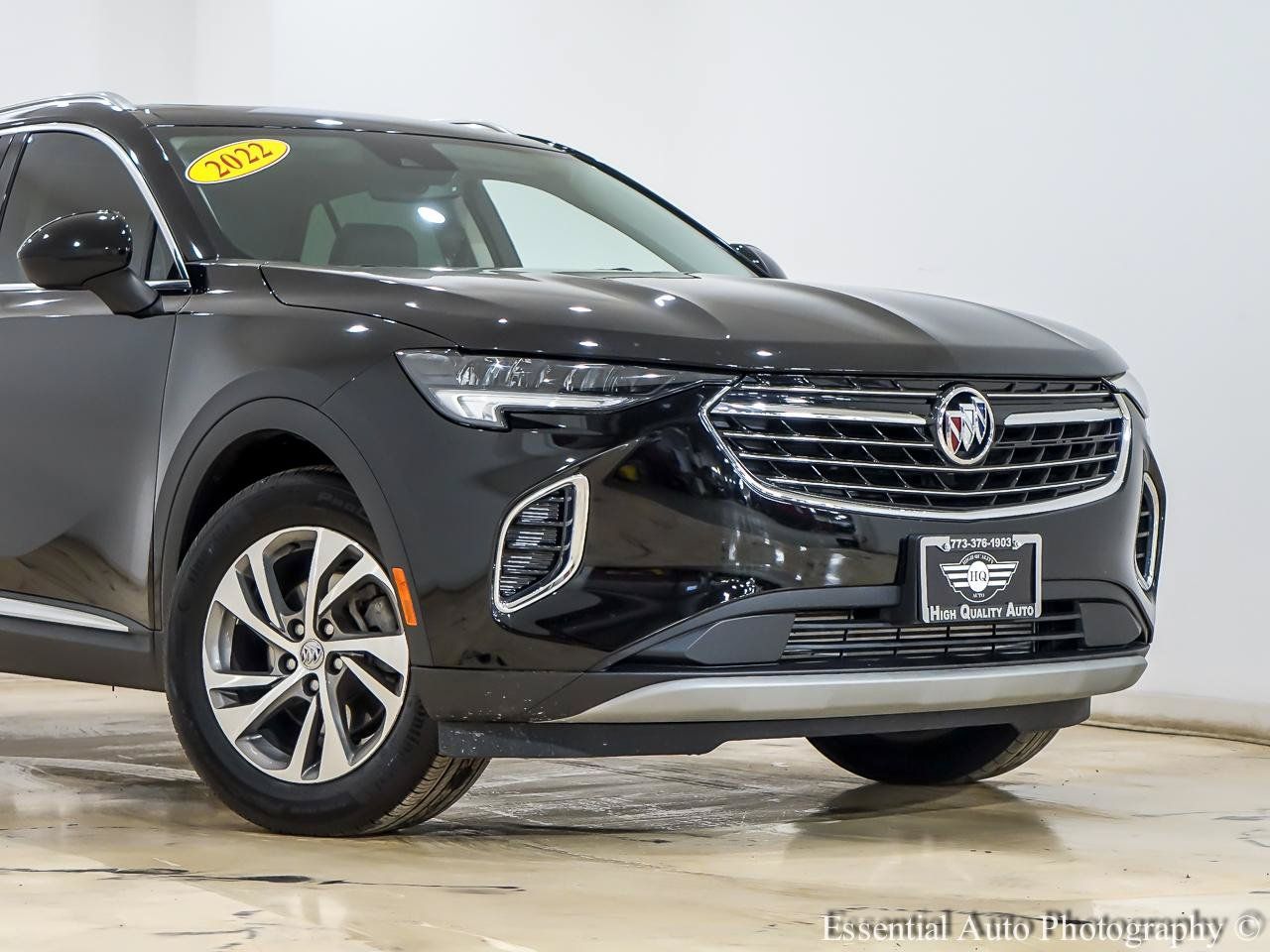 Used 2022 Buick Envision Essence w/ Safety Package AWD/4WD image 2
