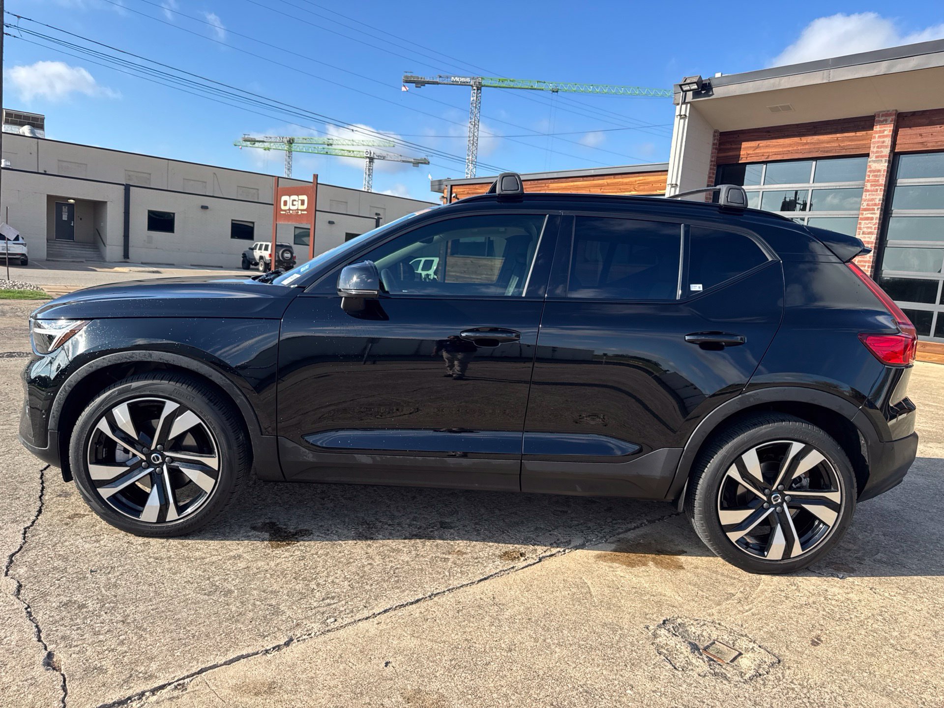 Used 2023 Volvo XC40 B5 Ultimate w/ Protection Package Premier AWD/4WD image 8