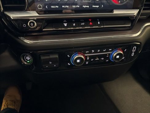 Used 2024 GMC Sierra 2500 SLT image 28