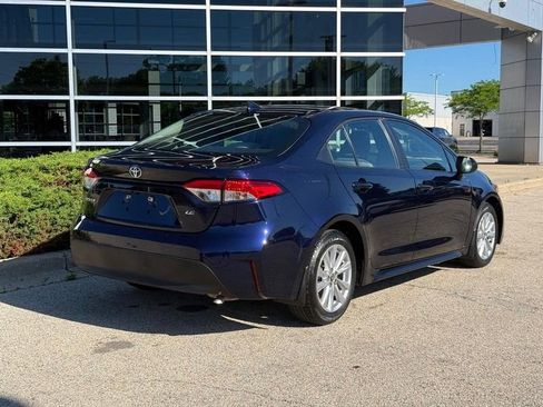 Used 2024 Toyota Corolla LE w/ LE Convenience Package FWD image 3