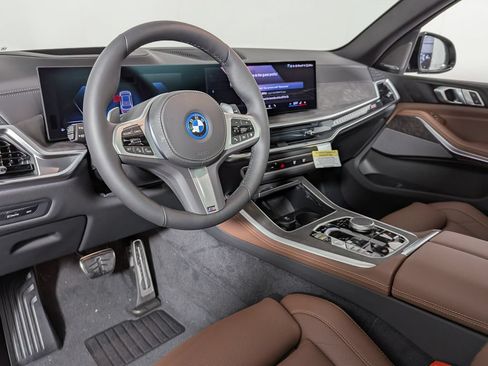 New 2026 BMW X5 xDrive50e w/ M Sport Package AWD/4WD image 15