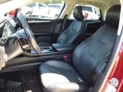 Used 2017 Ford Fusion Titanium FWD image 22
