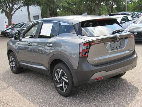 Certified 2025 Nissan Kicks SV FWD image 6