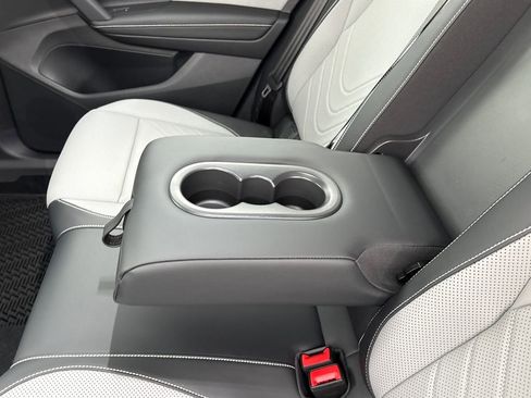 New 2026 Volkswagen Tiguan SE image 12