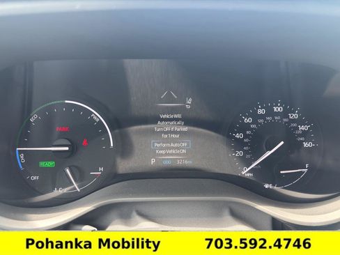Used 2024 Toyota Sienna XLE FWD image 9