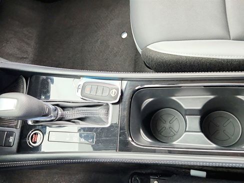 Used 2023 Nissan Kicks SR w/ SR Premium Package image 15