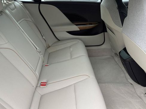 Used 2023 Lucid Air Touring AWD/4WD image 36