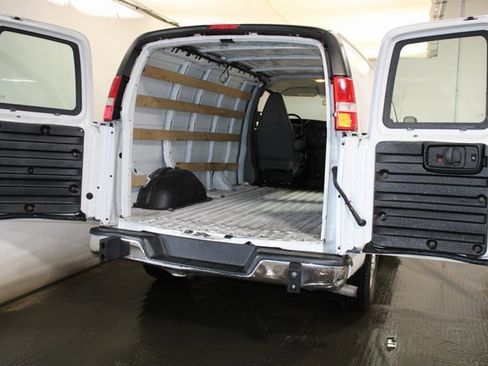 Used 2019 Chevrolet Express 2500 w/ Driver Convenience Package image 17