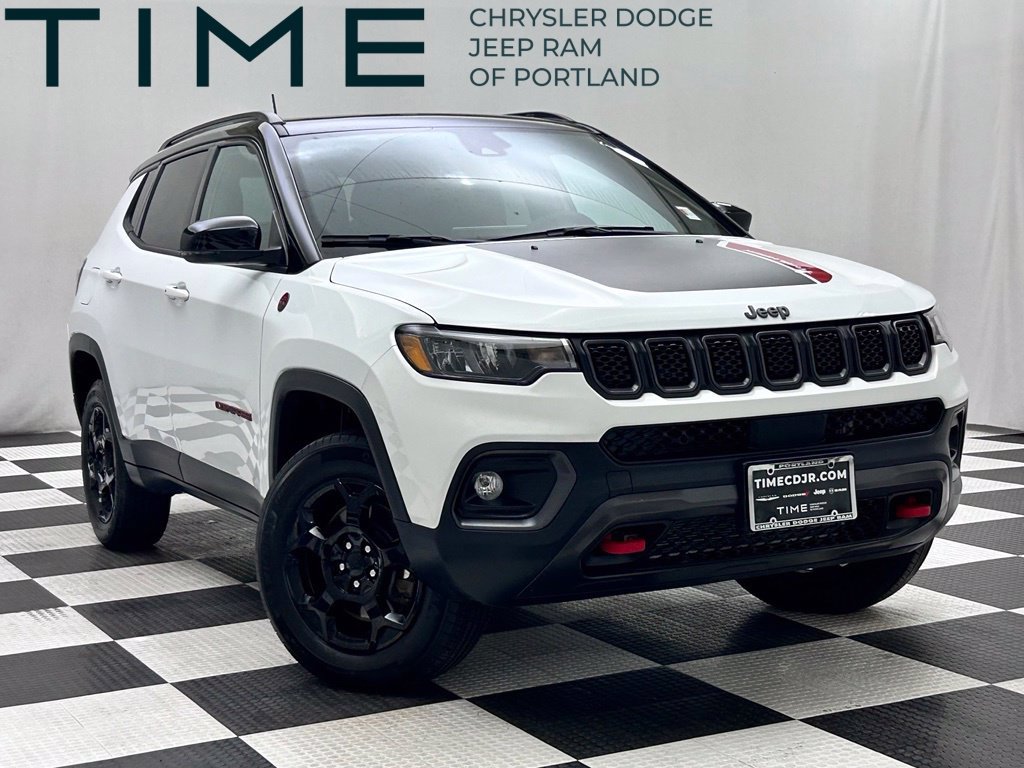 Used 2023 Jeep Compass Trailhawk w/ Sun and Sound Group AWD/4WD image 1