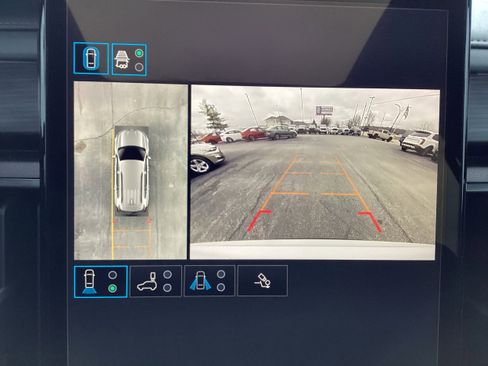 Used 2024 GMC Acadia AT4 w/ Luxury Package image 26