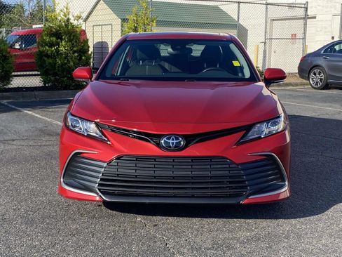 Used 2024 Toyota Camry LE w/ Convenience Package FWD image 2