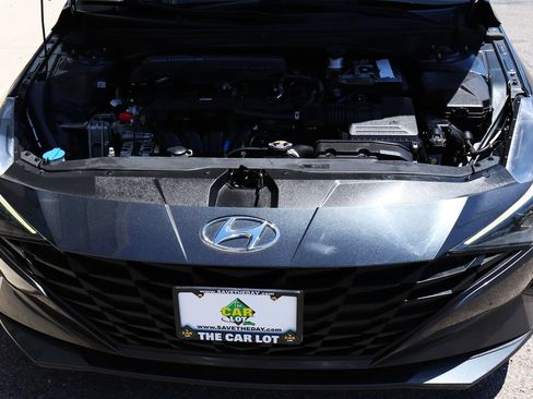 Used 2021 Hyundai Elantra SE FWD image 56