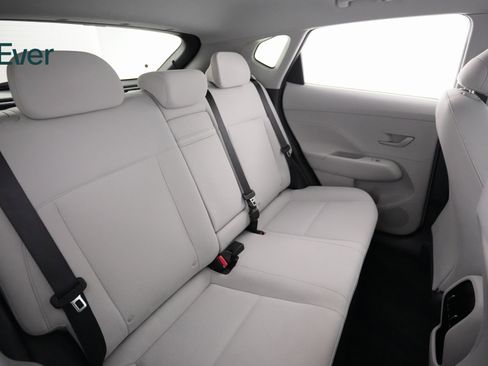 Used 2024 Hyundai Kona SEL image 9