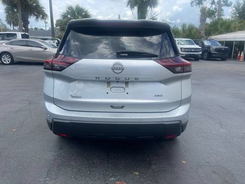 Used 2025 Nissan Rogue SV AWD/4WD image 4