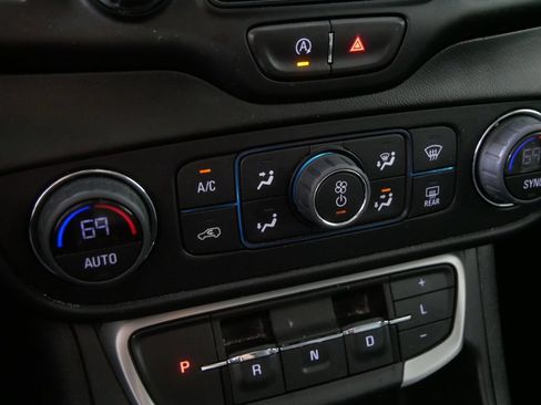 Used 2023 GMC Terrain SLT w/ Tech Package AWD/4WD image 25