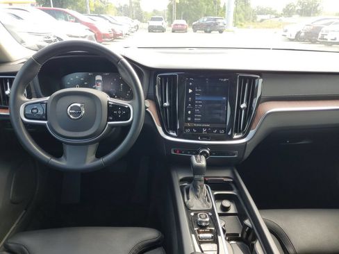 Used 2020 Volvo V60 T5 Cross Country AWD/4WD image 17