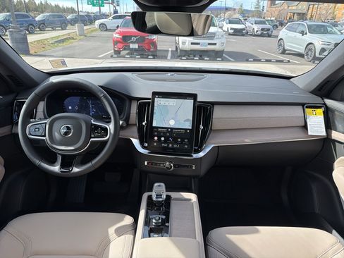 New 2026 Volvo XC90 B6 Plus w/ Protection Package Premier image 9